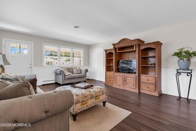 108 Torrey Pines Drive, Toms River, NJ 08757