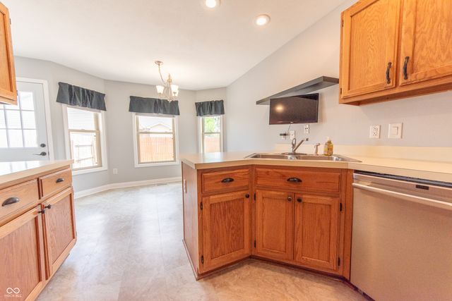 3409 Victoria Avenue, Columbus, IN 47203