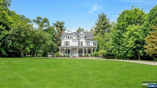 42 Llewellyn Road, Montclair, NJ 07042