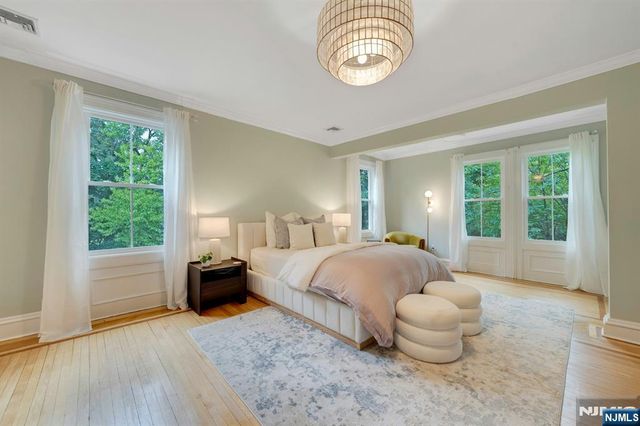 42 Llewellyn Road, Montclair, NJ 07042
