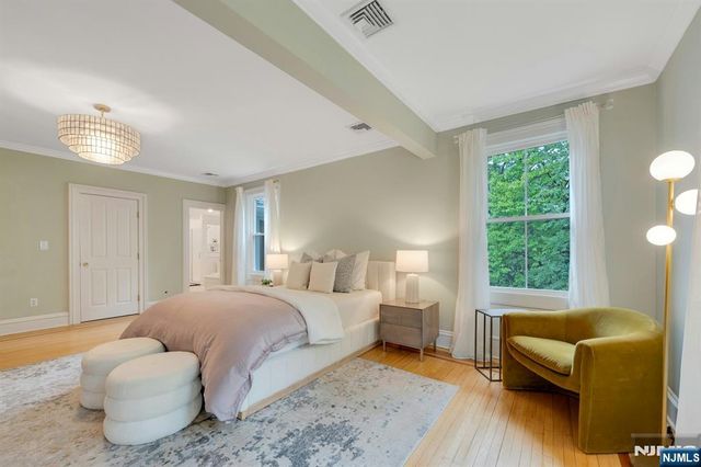 42 Llewellyn Road, Montclair, NJ 07042