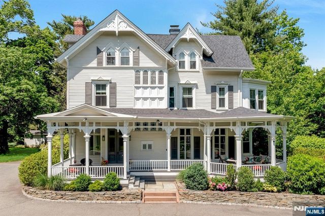 42 Llewellyn Road, Montclair, NJ 07042