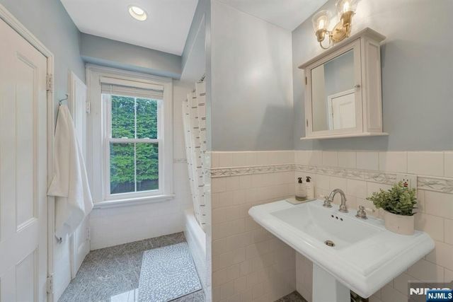 42 Llewellyn Road, Montclair, NJ 07042