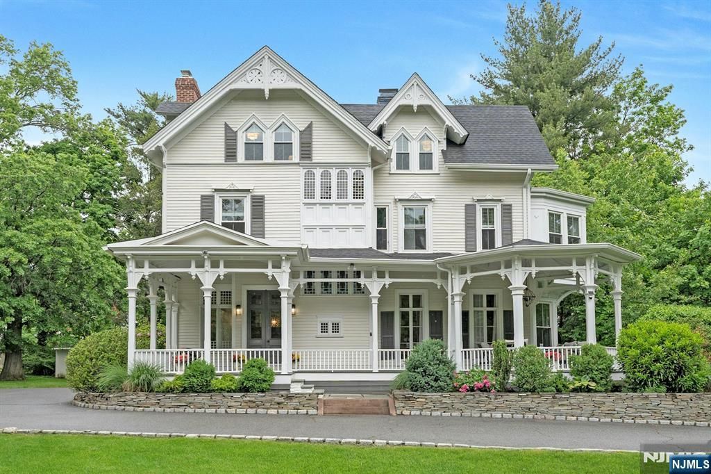 42 Llewellyn Road, Montclair, NJ 07042