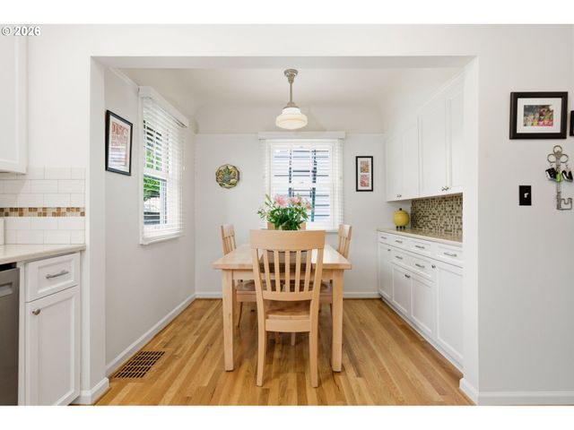 3203 Ne KLICKITAT St, Portland, OR 97212