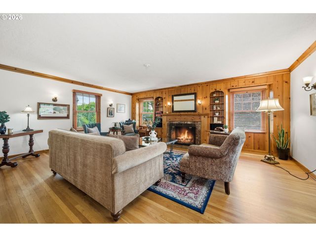 3203 Ne KLICKITAT St, Portland, OR 97212