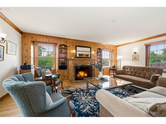 3203 Ne KLICKITAT St, Portland, OR 97212