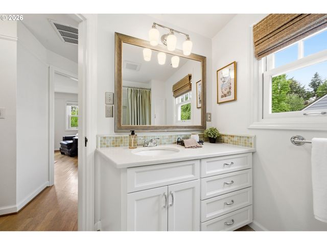 3203 Ne KLICKITAT St, Portland, OR 97212