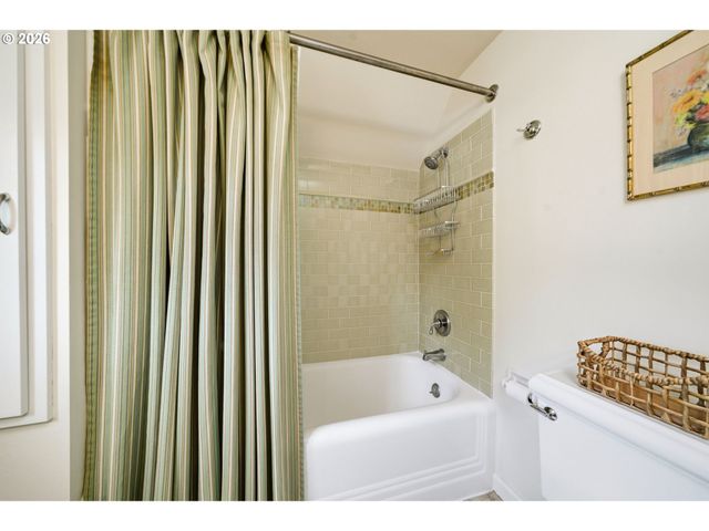 3203 Ne KLICKITAT St, Portland, OR 97212