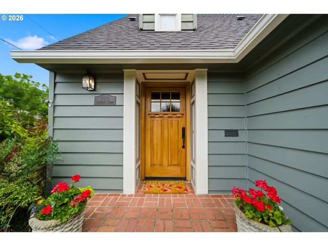 3203 Ne KLICKITAT St, Portland, OR 97212
