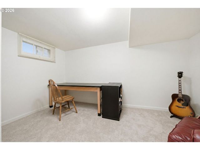 3203 Ne KLICKITAT St, Portland, OR 97212
