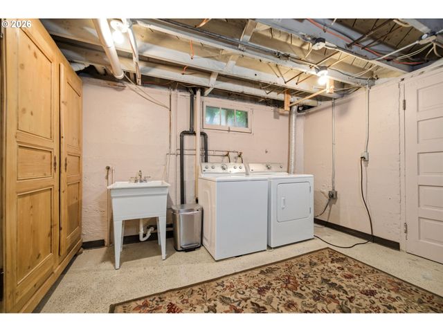 3203 Ne KLICKITAT St, Portland, OR 97212