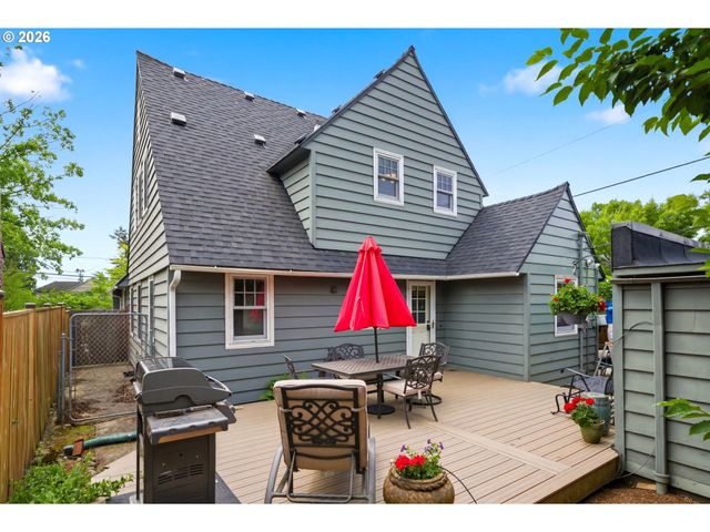 3203 Ne KLICKITAT St, Portland, OR 97212