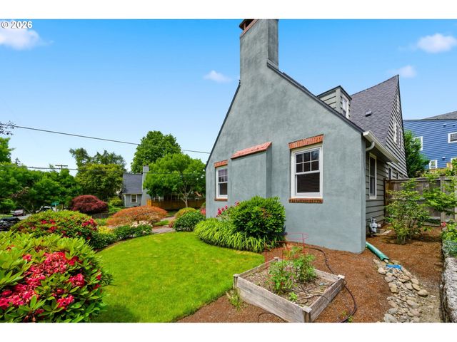 3203 Ne KLICKITAT St, Portland, OR 97212