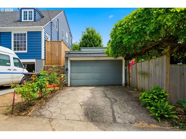 3203 Ne KLICKITAT St, Portland, OR 97212