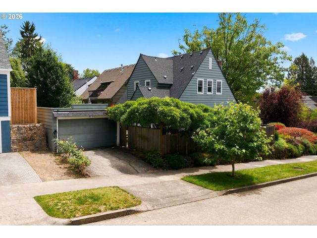 3203 Ne KLICKITAT St, Portland, OR 97212
