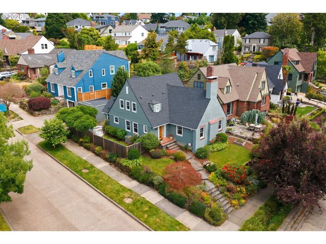 3203 Ne KLICKITAT St, Portland, OR 97212