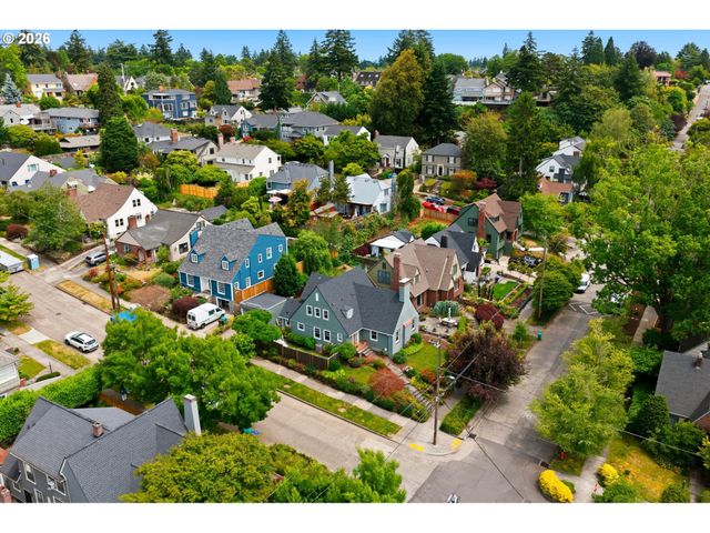 3203 Ne KLICKITAT St, Portland, OR 97212
