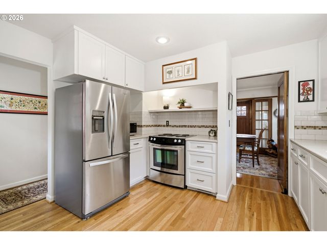 3203 Ne KLICKITAT St, Portland, OR 97212