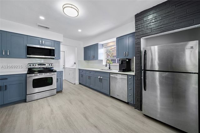 230 NE 2nd Pl, Dania Beach, FL 33004