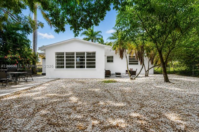 230 NE 2nd Pl, Dania Beach, FL 33004