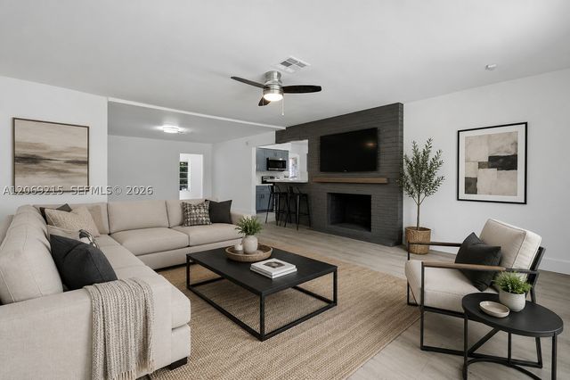 230 NE 2nd Pl, Dania Beach, FL 33004