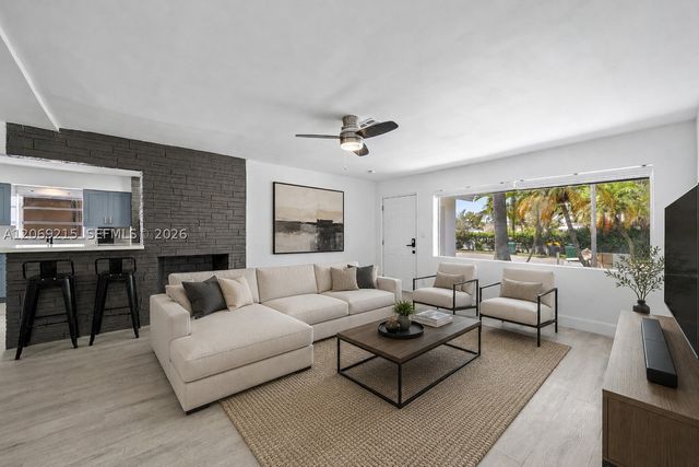 230 NE 2nd Pl, Dania Beach, FL 33004