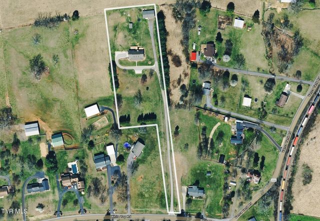 1237 White Top Road, Bluff City, TN 37618