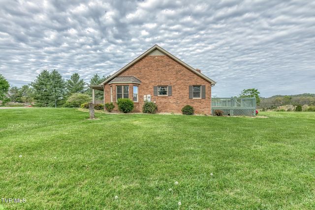 1237 White Top Road, Bluff City, TN 37618