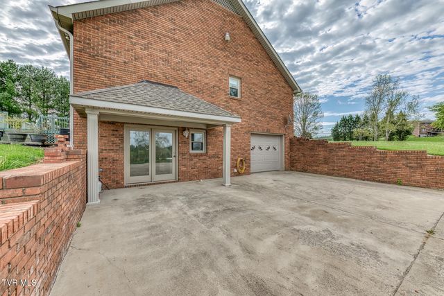 1237 White Top Road, Bluff City, TN 37618