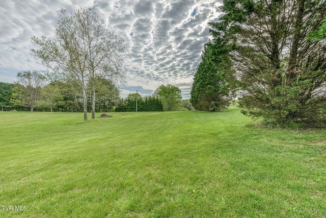 1237 White Top Road, Bluff City, TN 37618