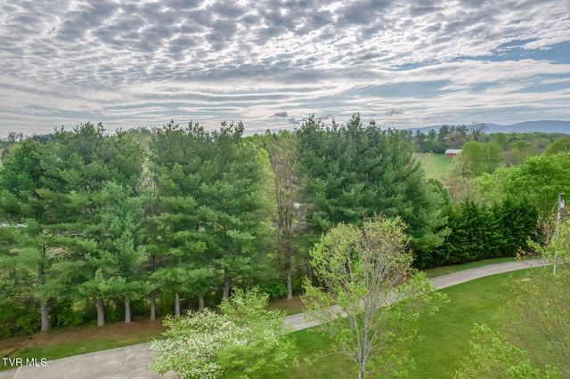 1237 White Top Road, Bluff City, TN 37618