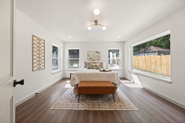 200 S Shore Drive, Dallas, TX 75216