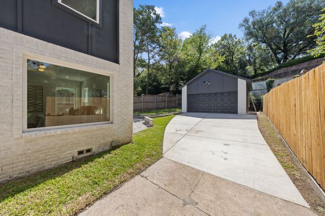 200 S Shore Drive, Dallas, TX 75216