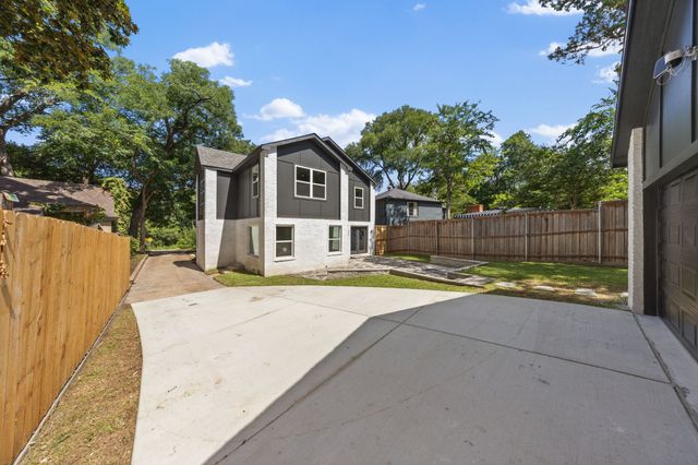 200 S Shore Drive, Dallas, TX 75216