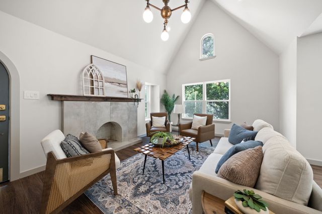 200 S Shore Drive, Dallas, TX 75216