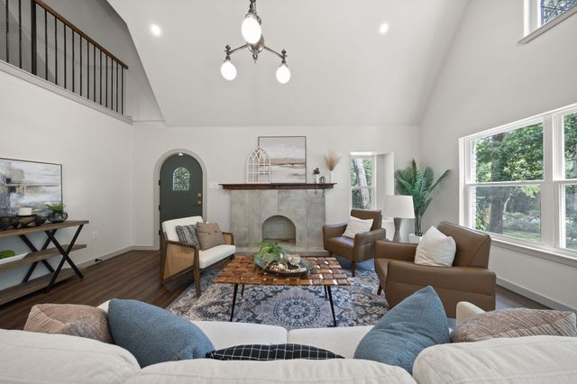200 S Shore Drive, Dallas, TX 75216