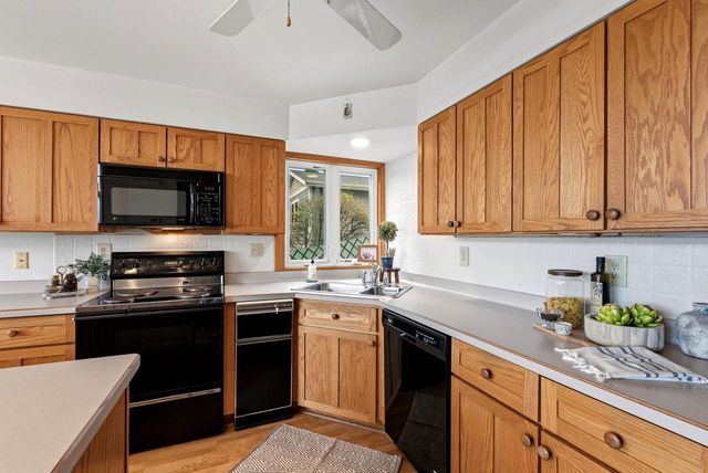 N50W35328 Wisconsin AVENUE, Oconomowoc, WI 53066