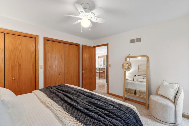 N50W35328 Wisconsin AVENUE, Oconomowoc, WI 53066