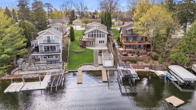 N50W35328 Wisconsin AVENUE, Oconomowoc, WI 53066
