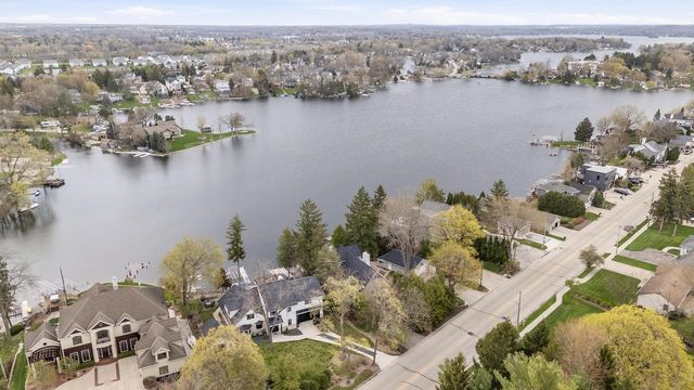 N50W35328 Wisconsin AVENUE, Oconomowoc, WI 53066