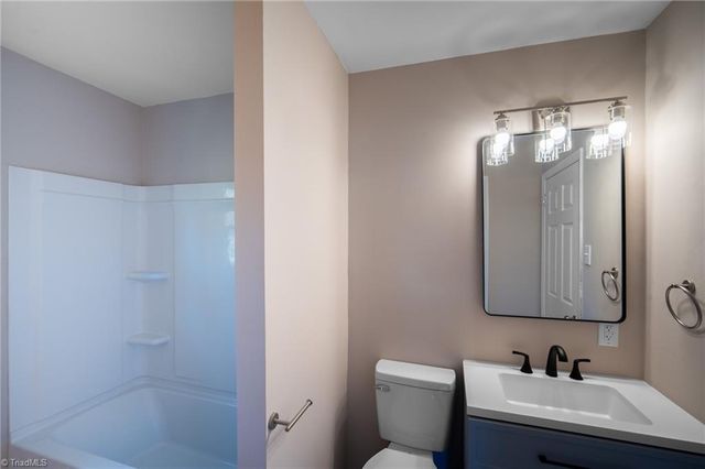 307 Foxcroft Drive, Winston-salem, NC 27103