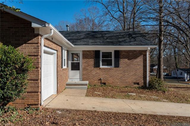 307 Foxcroft Drive, Winston-salem, NC 27103