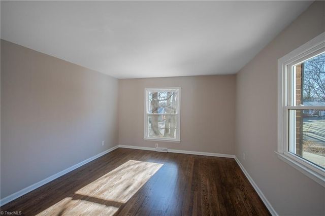 307 Foxcroft Drive, Winston-salem, NC 27103