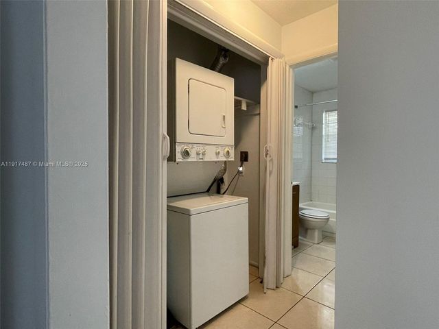 4951 Wedgewood Way 6, West Palm Beach, FL 33417