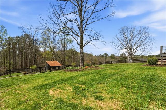 738 Overlook Trail, Acworth, GA 30101