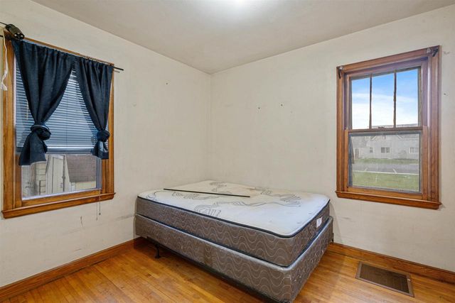 4306 E 2nd St, Superior, WI 54880