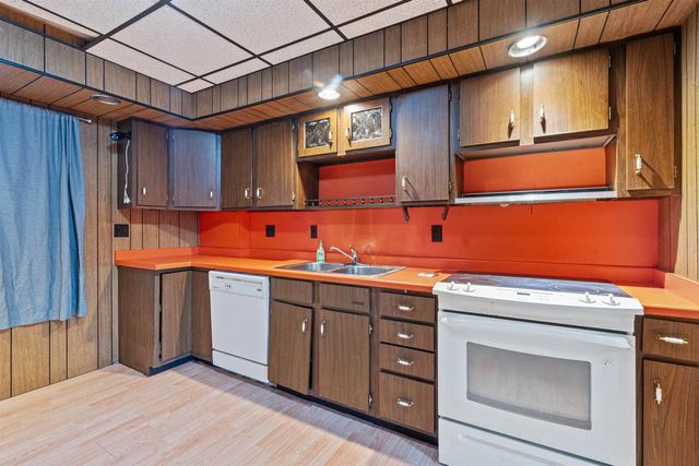 4306 E 2nd St, Superior, WI 54880