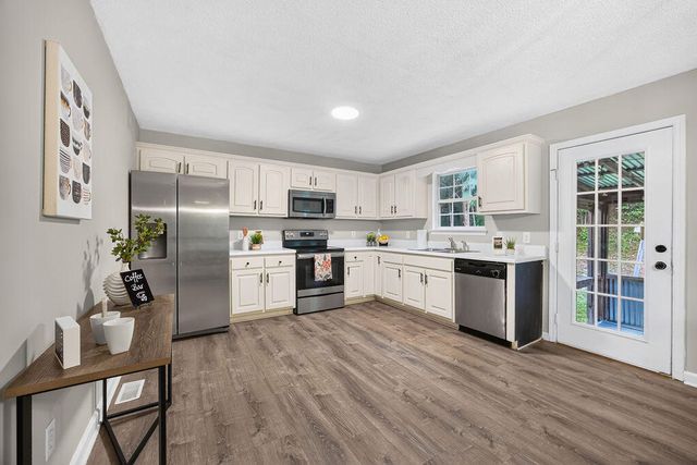 908 Clay Hill Drive, Soddy Daisy, TN 37379