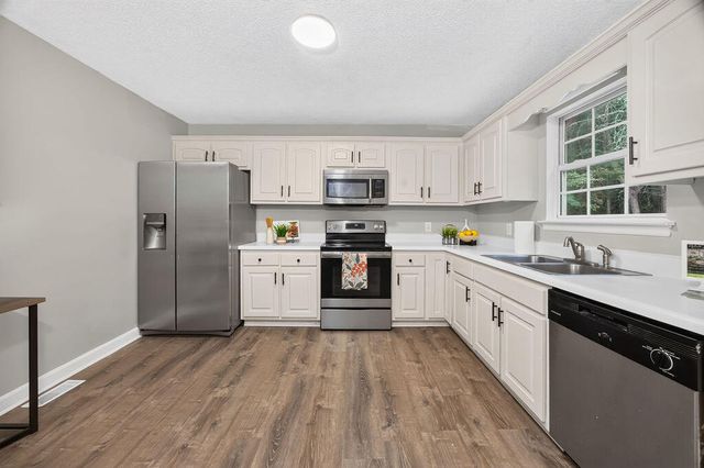 908 Clay Hill Drive, Soddy Daisy, TN 37379